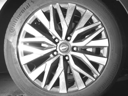 Used 2025 Nissan Altima 2.5 SV FWD image 13