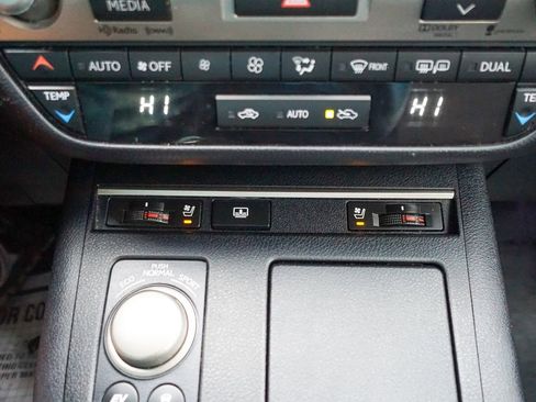 Used 2014 Lexus ES 300h image 26