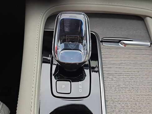 Used 2025 Volvo XC90 B6 Ultra w/ Protection Package Premier image 21