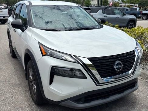 Used 2023 Nissan Rogue S AWD/4WD image 3
