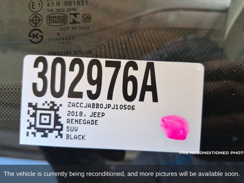 Used 2018 Jeep Renegade Latitude w/ UConnect 8.4 Nav Group FWD image 19