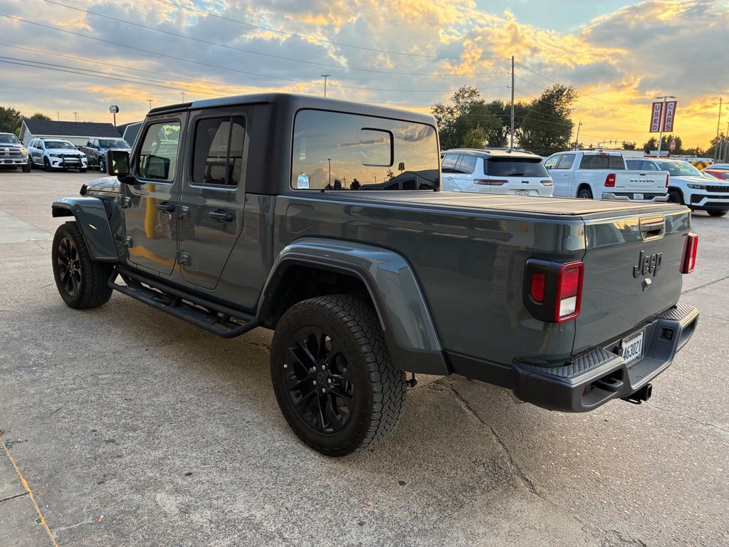 Used 2025 Jeep Gladiator Sport AWD/4WD image 4