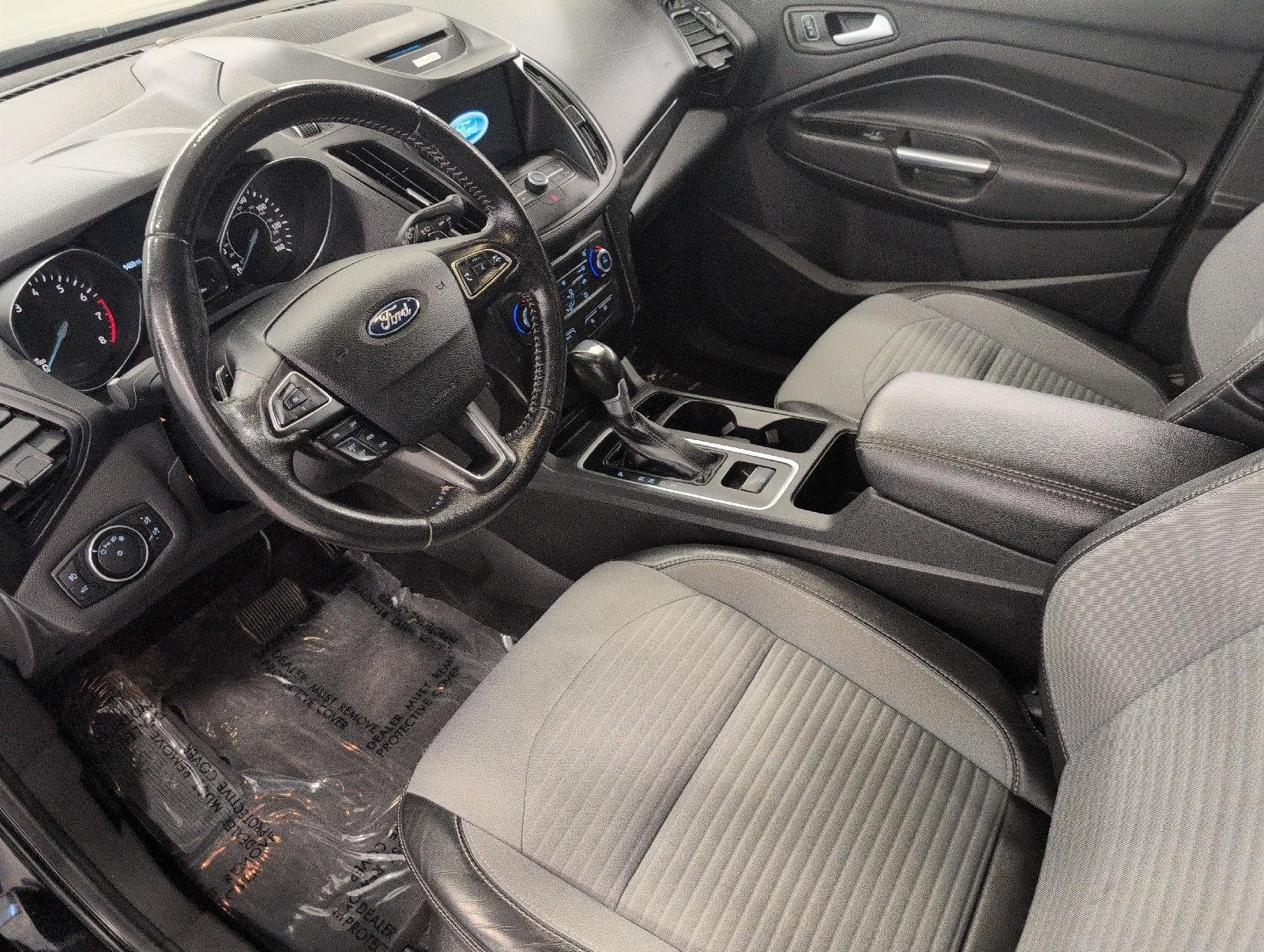 Used 2017 Ford Escape SE w/ Equipment Group 201A AWD/4WD image 9
