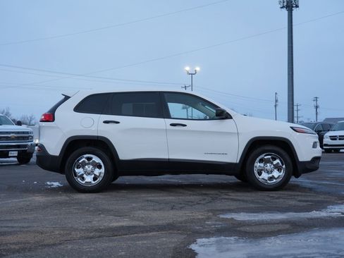 Used 2017 Jeep Cherokee Sport image 2