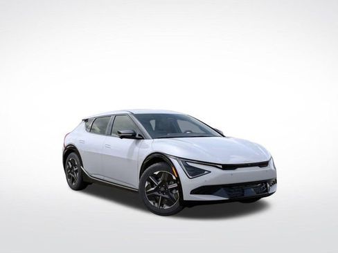 New 2025 Kia EV6 Wind image 8