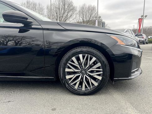 Certified 2023 Nissan Altima 2.5 SV image 14