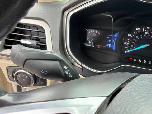 Used 2015 Ford Fusion SE w/ Equipment Group 202A FWD image 18