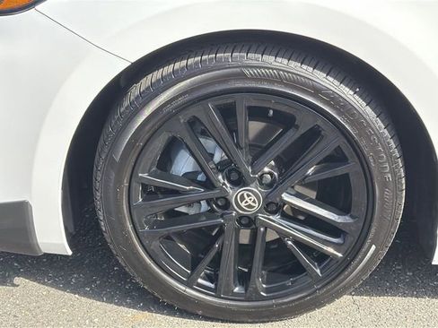 Used 2025 Toyota Camry SE FWD image 12