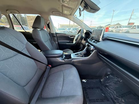 Used 2023 Toyota RAV4 XLE FWD image 7
