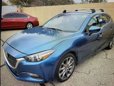 Used 2018 MAZDA MAZDA3 Touring image 1