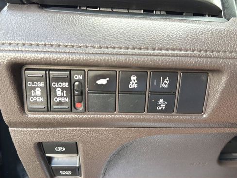 Used 2018 Honda Odyssey EX-L image 30