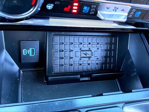 Certified 2023 Ford F150 Platinum w/ Equipment Group 701A High image 29