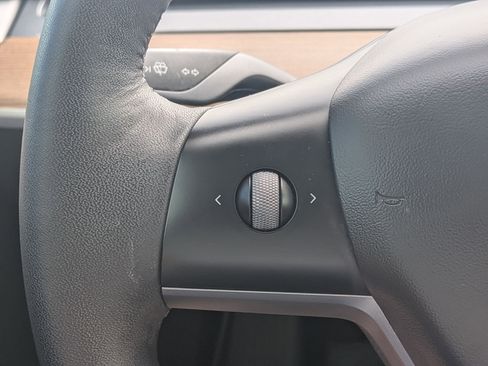 Used 2023 Tesla Model Y Long Range AWD/4WD image 17