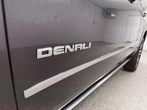 Used 2018 GMC Yukon XL Denali w/ Denali Ultimate Package AWD/4WD image 9