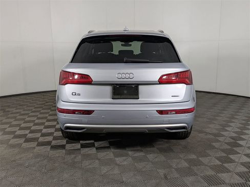 Used 2019 Audi Q5 2.0T Premium w/ Convenience Package image 4