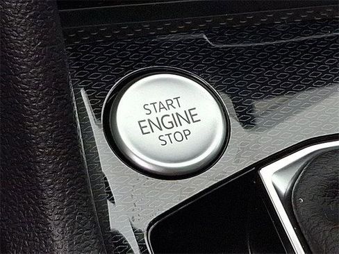 New 2025 Volkswagen Taos SEL image 21