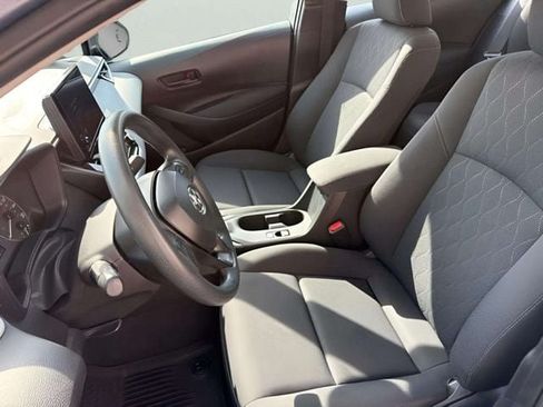 Used 2025 Toyota Corolla LE FWD image 12