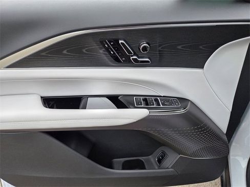 New 2026 Cadillac Lyriq Sport image 18