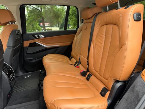 Used 2019 BMW X7 xDrive50i w/ Premium Package AWD/4WD image 40
