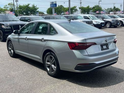 Used 2023 Volkswagen Jetta SE w/ Panoramic Sunroof Package FWD image 8