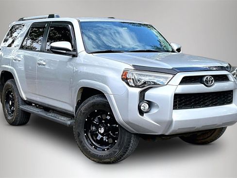 Used 2019 Toyota 4Runner SR5 image 2