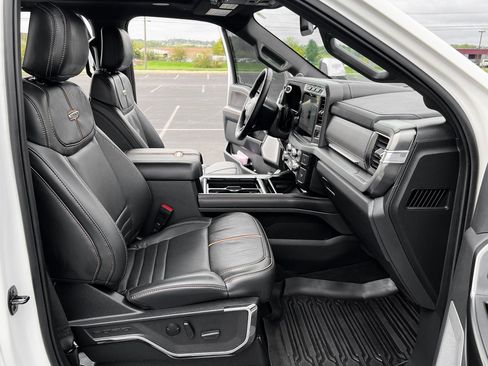 Used 2023 Ford F250 Platinum w/ FX4 Off-Road Package image 21