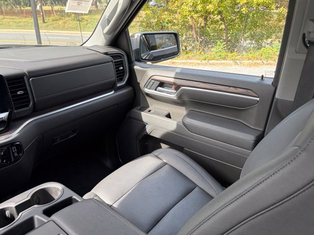 Used 2026 GMC Sierra 1500 SLT AWD/4WD image 33