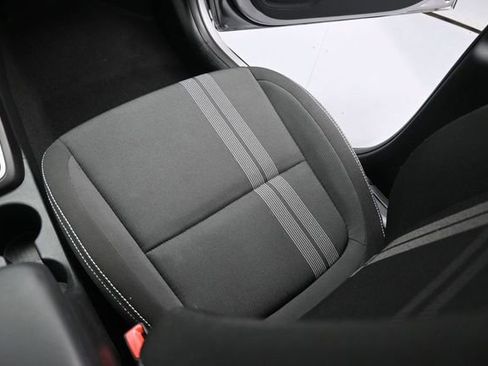 Used 2025 Hyundai Venue SEL FWD image 13