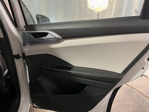 New 2026 Volkswagen Taos SE AWD/4WD image 25