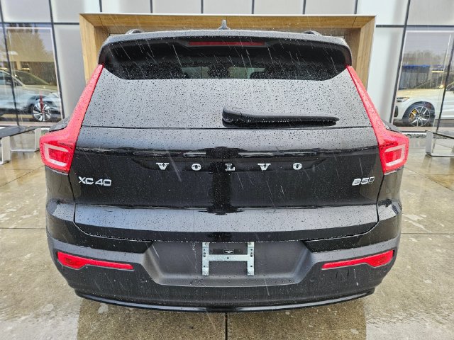 Used 2024 Volvo XC40 B5 Plus w/ Climate Package AWD/4WD image 6