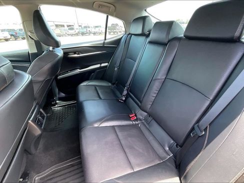 Used 2025 Toyota Camry XLE w/ Premium Plus Package AWD/4WD image 19