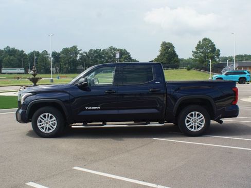 Used 2023 Toyota Tundra SR5 w/ SR5 Convenience Package RWD image 12