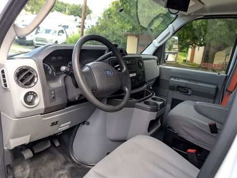 Used 2019 Ford E-450 and Econoline 450 Super Duty w/ Power Windows & Locks Group image 11