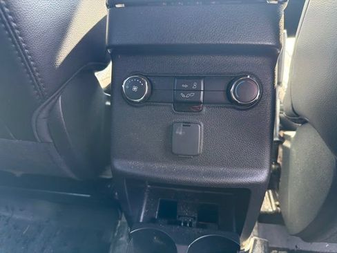 Used 2018 Ford Explorer XLT w/ Equipment Group 202A AWD/4WD image 8