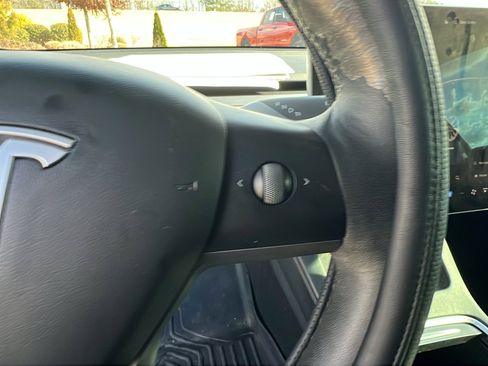 Used 2022 Tesla Model 3 image 28