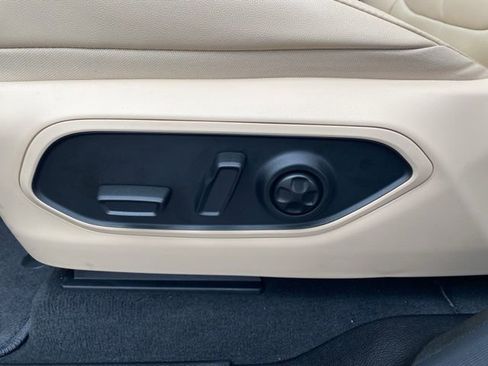 New 2025 Jeep Grand Cherokee L Limited image 12