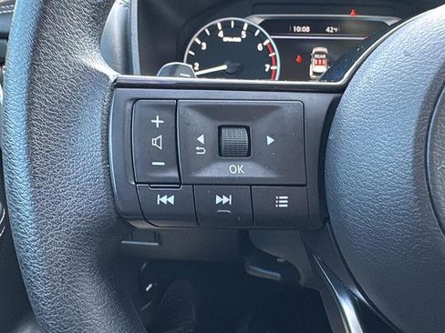 Used 2023 Nissan Rogue SV image 17