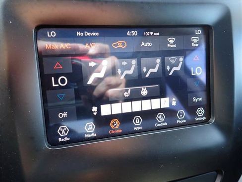 Used 2019 Jeep Cherokee Latitude Plus w/ Comfort/Convenience Group AWD/4WD image 20