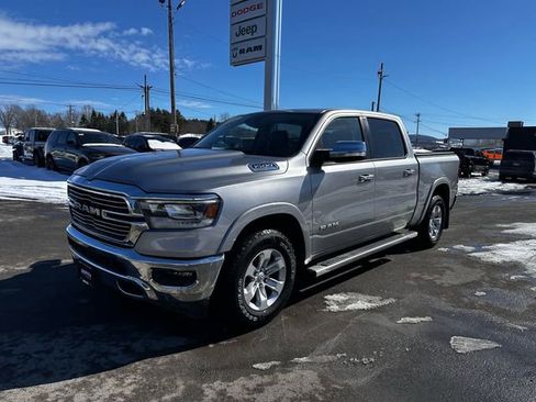 Used 2022 RAM 1500 Laramie AWD/4WD image 1