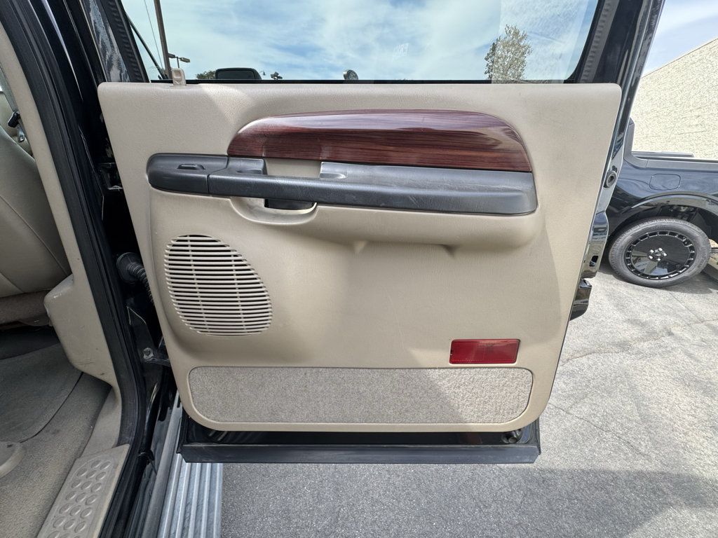 Used 2005 Ford Excursion Limited AWD/4WD image 23