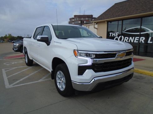 Used 2025 Chevrolet Silverado 1500 LT image 1