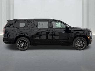 New 2025 Cadillac Escalade ESV Sport Platinum AWD/4WD video 4