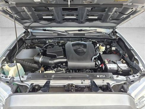 Used 2018 Toyota Tacoma TRD Sport RWD image 21