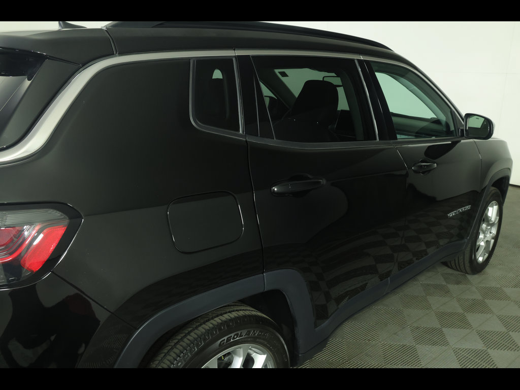 Used 2022 Jeep Compass Latitude w/ Sun and Sound Group AWD/4WD image 20