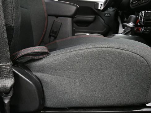 Used 2025 Jeep Wrangler Unlimited Rubicon image 26