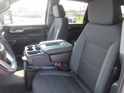 New 2026 GMC Sierra 2500 SLE w/ SLE Value Package; AWD/4WD image 13