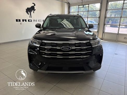 New 2026 Ford Explorer Active RWD image 2