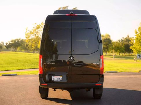Used 2019 Mercedes-Benz Sprinter 2500 image 21