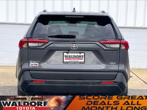 Used 2022 Toyota RAV4 XLE image 5