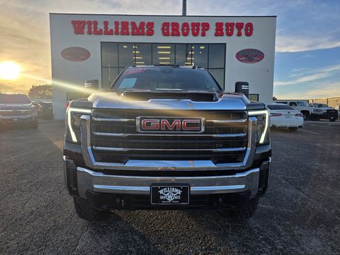 Used 2025 GMC Sierra 2500 SLE w/ SLE Value Package; image 2